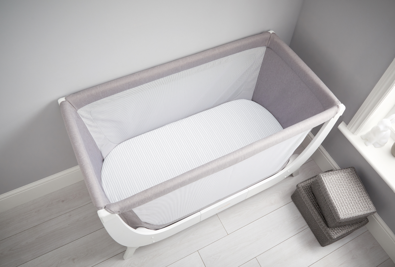 Shnuggle Air Cot Bedding Set Grey Clouds