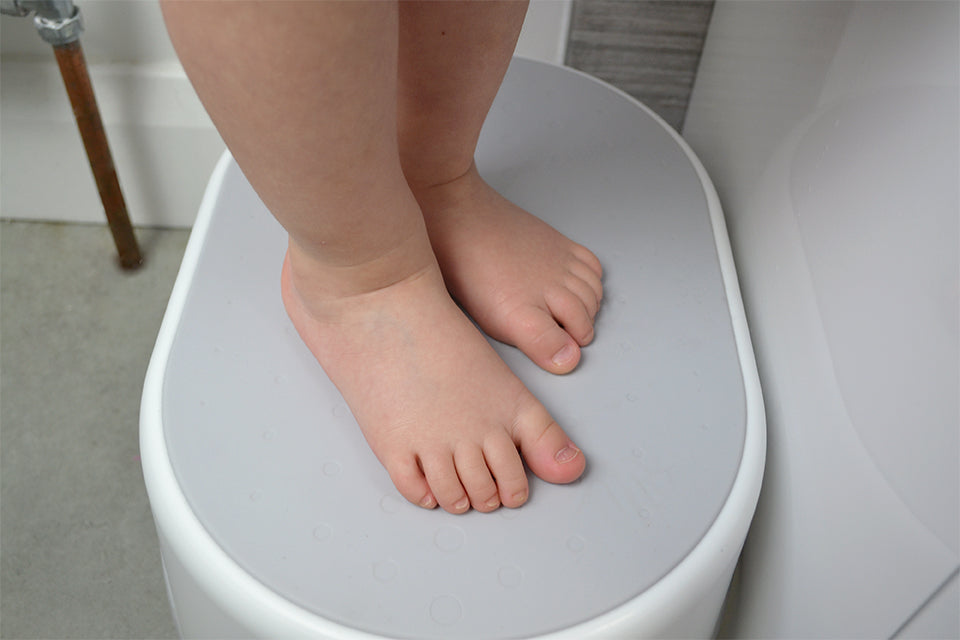 Shnuggle Step Stool — White/Grey